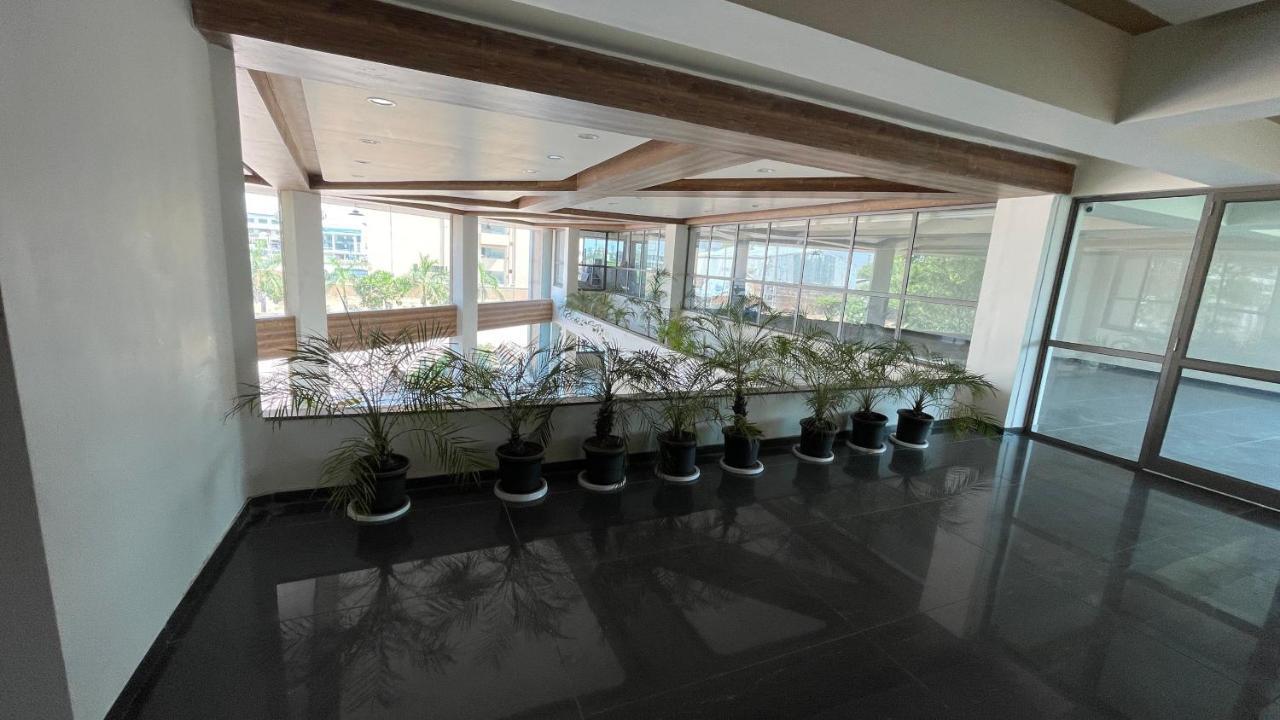 Heaven 7 Hotel & Resort Himatnagar 외부 사진