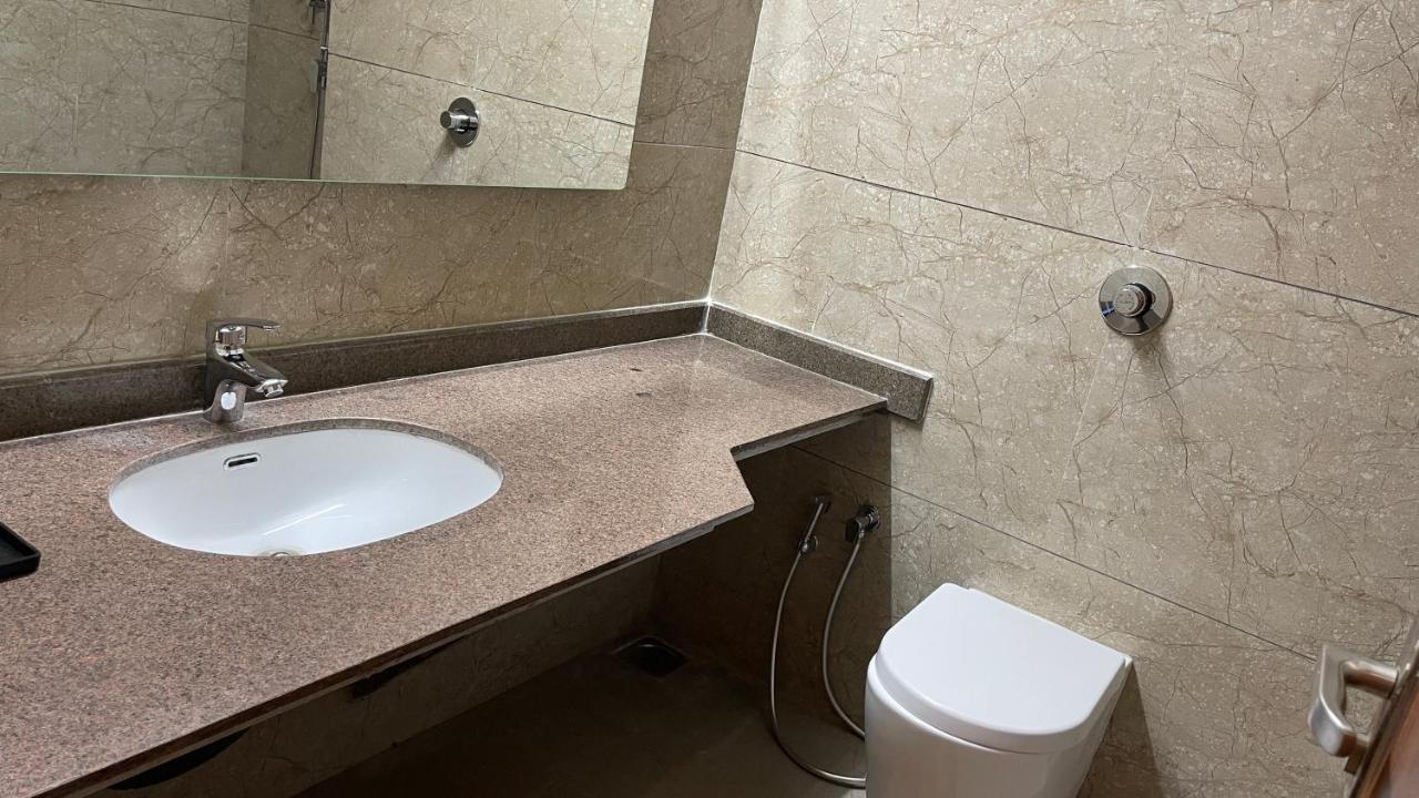 Heaven 7 Hotel & Resort Himatnagar 외부 사진