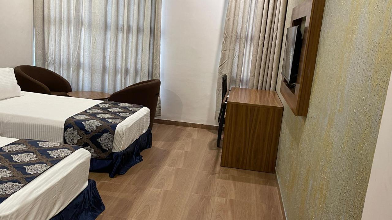 Heaven 7 Hotel & Resort Himatnagar 외부 사진