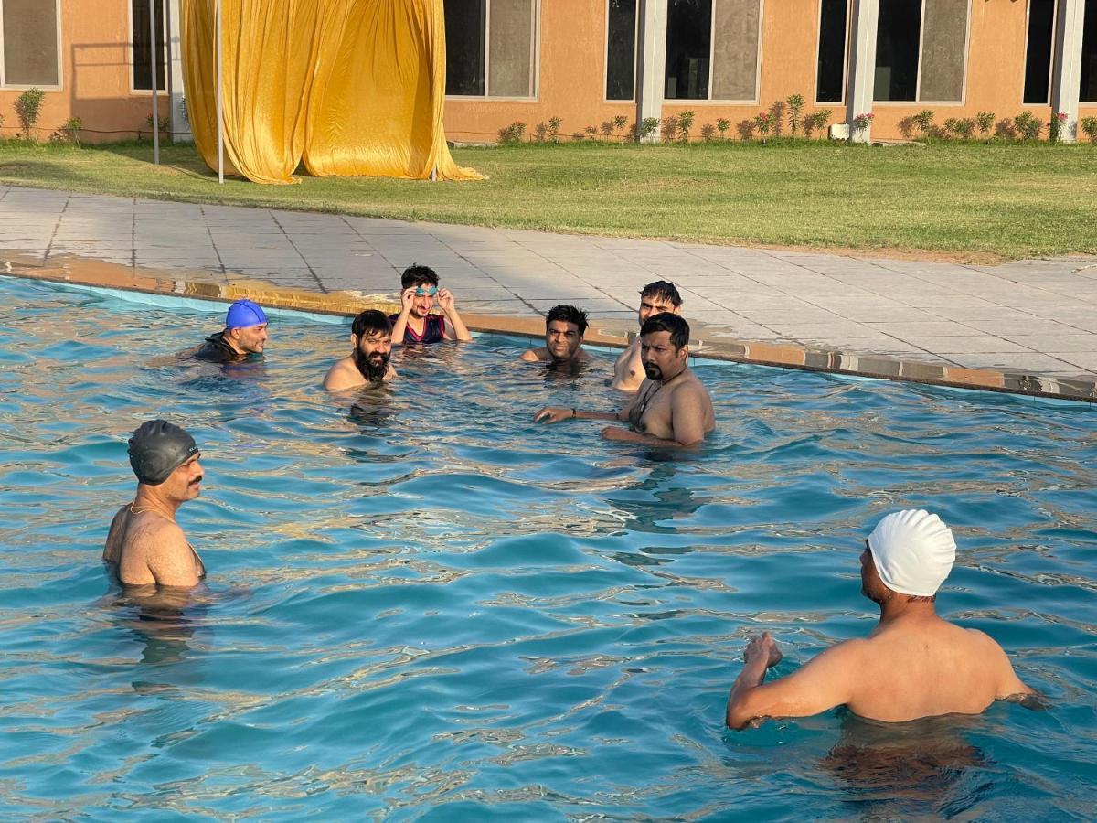 Heaven 7 Hotel & Resort Himatnagar 외부 사진