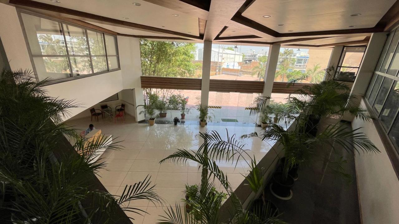 Heaven 7 Hotel & Resort Himatnagar 외부 사진